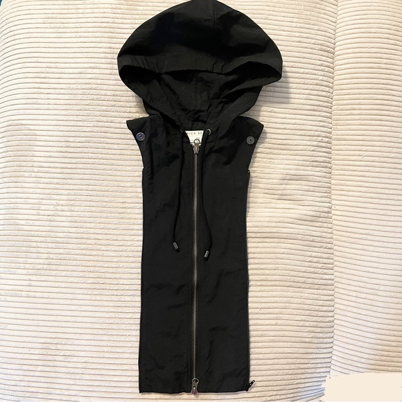 Veronica Beard Accessories - Veronica Beard Hoodie Dickey Jacket Insert Black Size 00-14